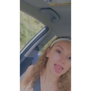 Meet your Posher, Casey